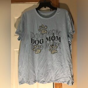 Fleurish Blue Dog Mom Paw Print Tee NWOT